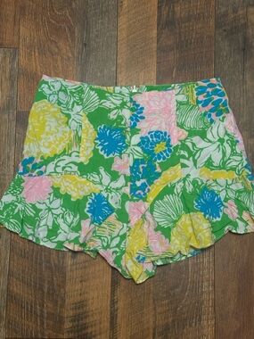 LILLY PULITZER Folly Shorts Hibiscus Stroll Ruffle Flounce Floral Women's size 2